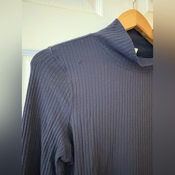 Free People NWOT movement deep navy mock neck open back xs top long sleeve - Picture 2 of 11